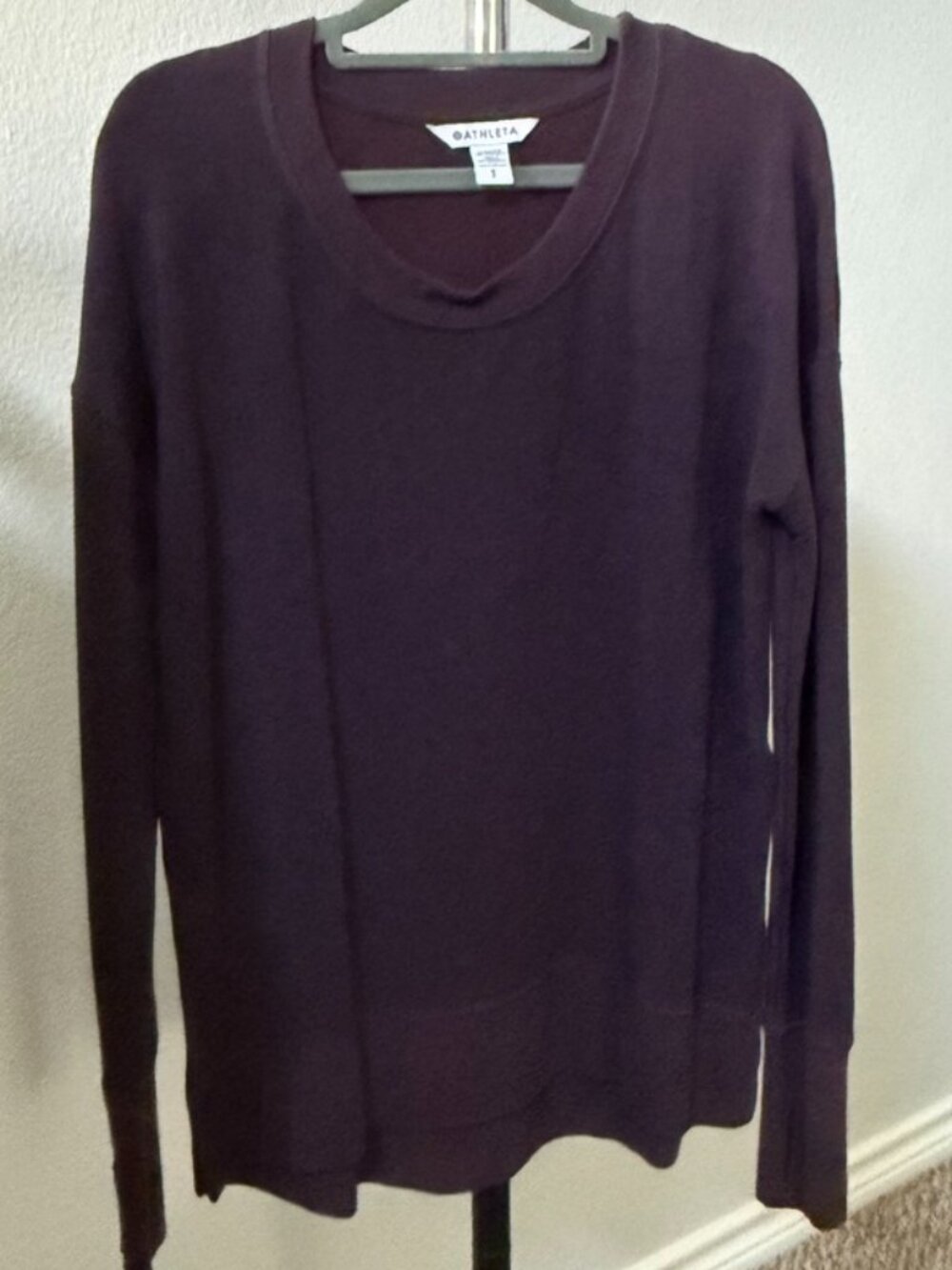 Athleta Plum Purple Crewneck Sweatshirt Thumbholes Size Small